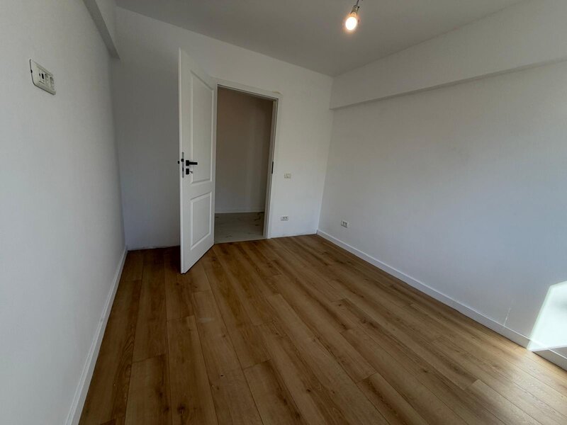 Parcul Titanii, pe Cozla, 10 minute metrou Titan, renovat complet,