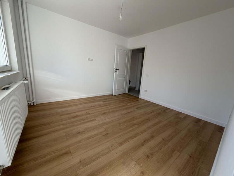 Parcul Titanii, pe Cozla, 10 minute metrou Titan, renovat complet,