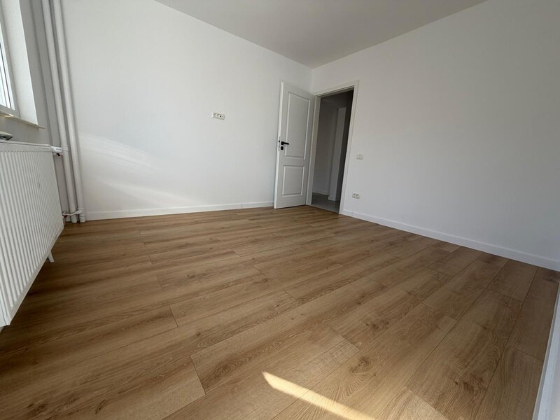 Parcul Titanii, pe Cozla, 10 minute metrou Titan, renovat complet,