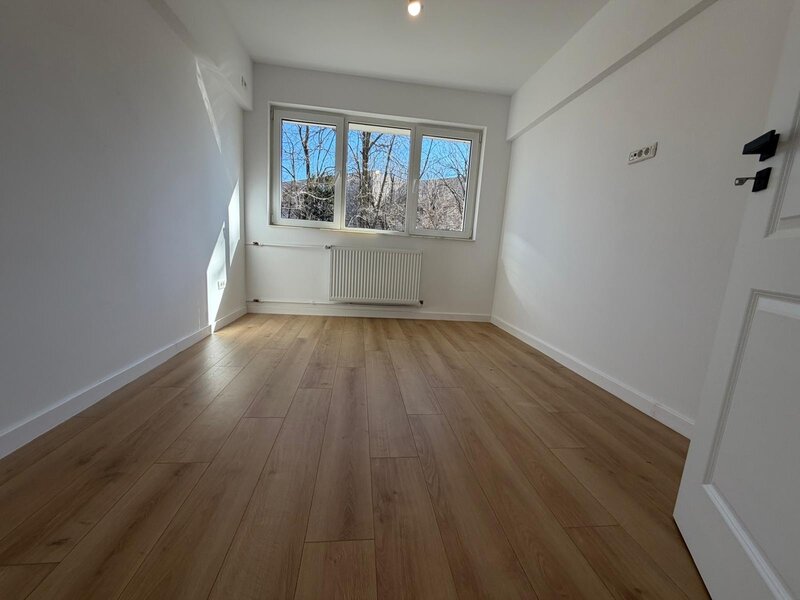 Parcul Titanii, pe Cozla, 10 minute metrou Titan, renovat complet,