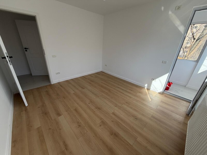 Parcul Titanii, pe Cozla, 10 minute metrou Titan, renovat complet,