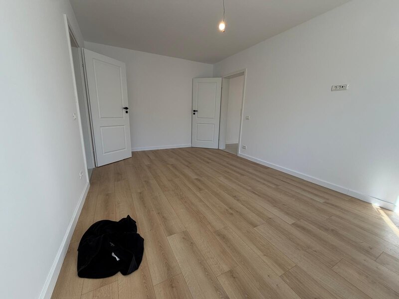 Parcul Titanii, pe Cozla, 10 minute metrou Titan, renovat complet,